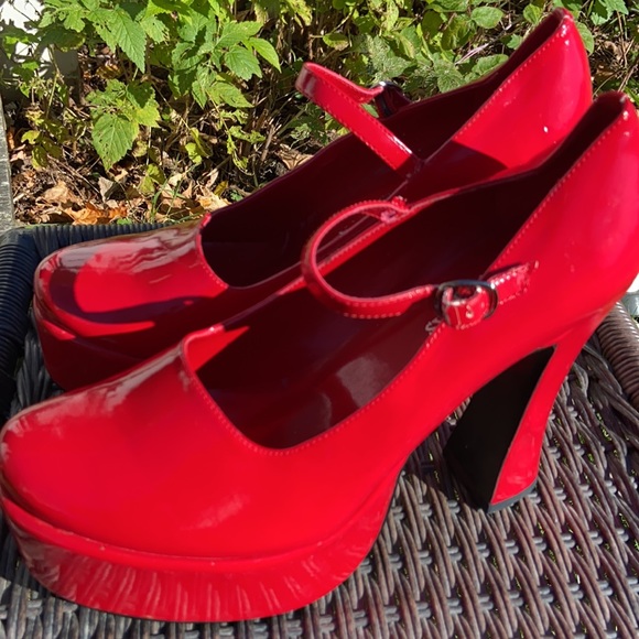 High Heel Platform Red Faux Patent Leather Mary Jane Shoes Women's Size 10 - Picture 3 of 6